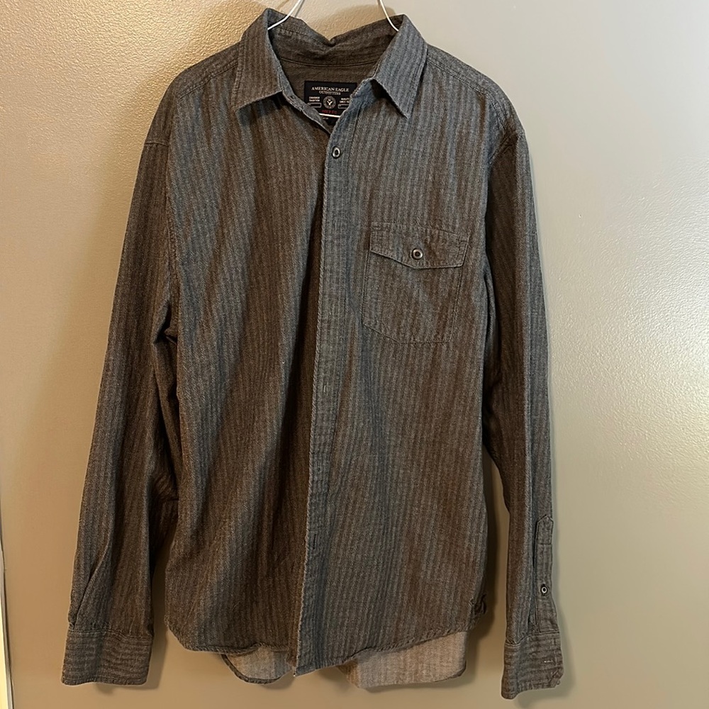 Men’s Large AEO Long Sleeve Button Down